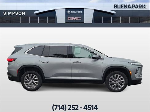 Used 2026 Buick Enclave Preferred image 9