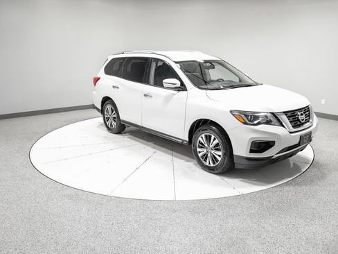 Used 2020 Nissan Pathfinder S AWD/4WD image 27