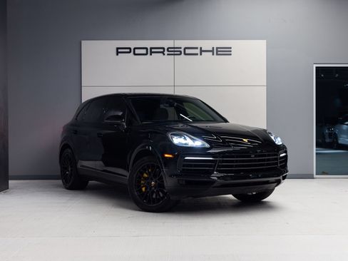 Certified 2023 Porsche Cayenne Platinum Edition AWD/4WD image 9