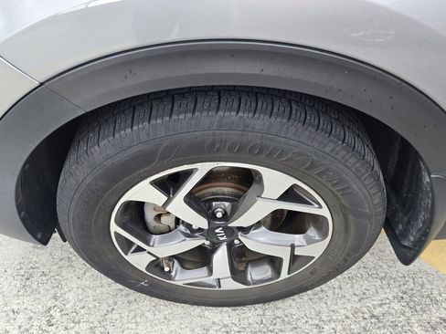 Used 2020 Kia Sportage LX image 5