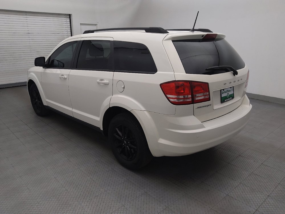Used 2020 Dodge Journey SE w/ Blacktop Package FWD image 3