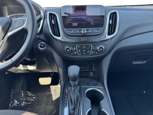 Used 2024 Chevrolet Equinox LT AWD/4WD image 11