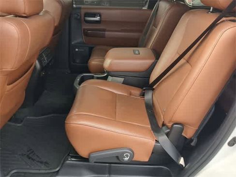 Used 2016 Toyota Sequoia Platinum image 21