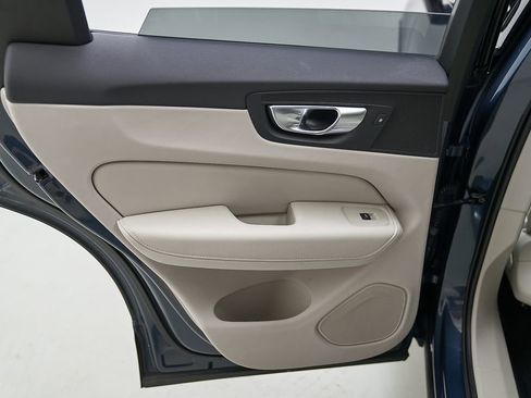 Certified 2023 Volvo XC60 B6 Ultimate w/ Protection Package Premier AWD/4WD image 18