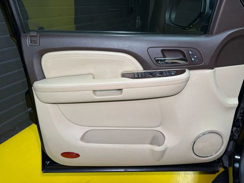 Used 2007 GMC Yukon Denali image 32