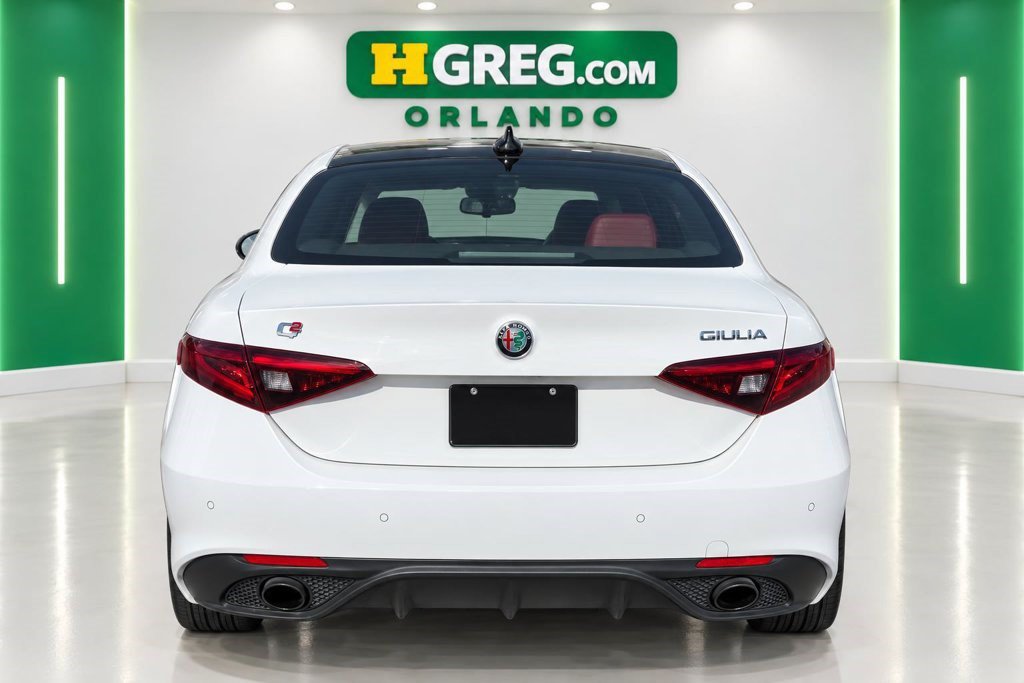 Used 2022 Alfa Romeo Giulia Veloce RWD image 8