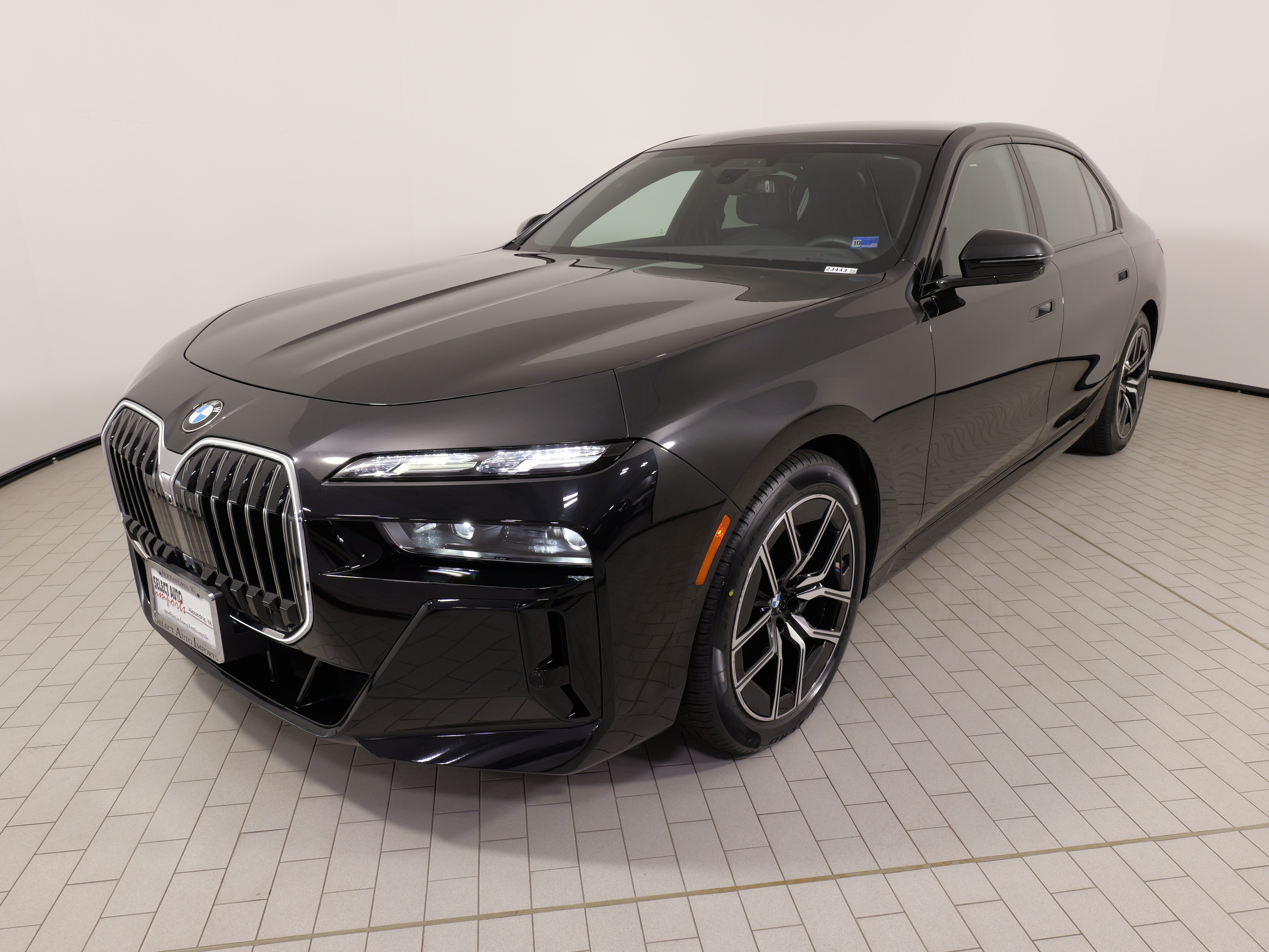 Used 2023 BMW 740i w/ Executive Package RWD image 4