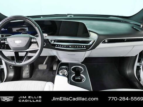 Used 2024 Cadillac Lyriq Sport AWD/4WD image 17