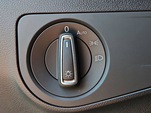 Certified 2024 Volkswagen Tiguan SE AWD/4WD image 25