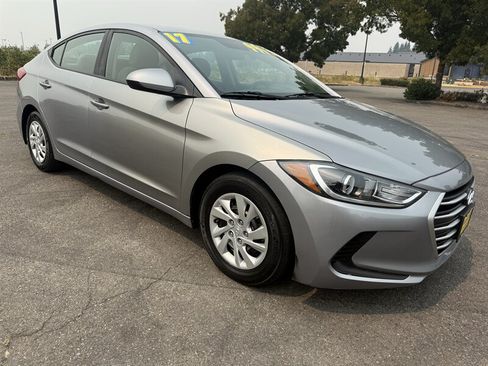 Used 2017 Hyundai Elantra SE FWD image 1
