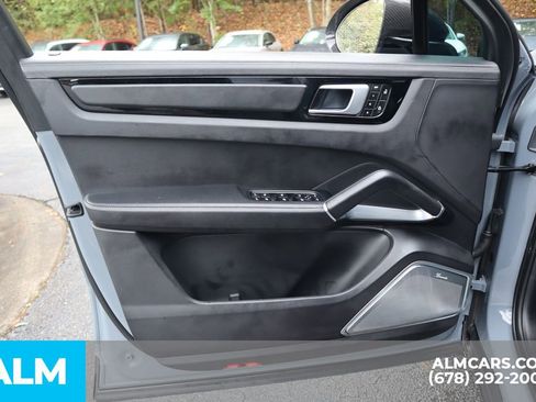 Used 2022 Porsche Cayenne Turbo GT image 12