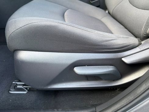 Used 2019 Toyota RAV4 LE image 14