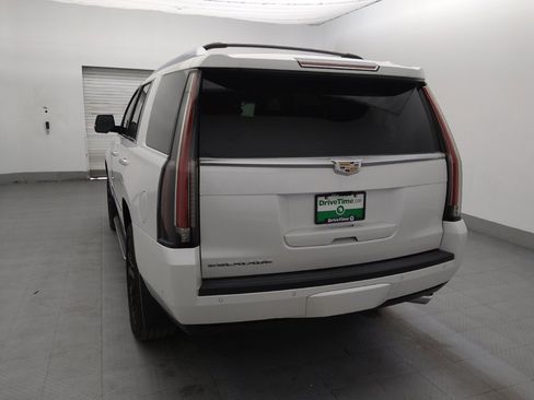Used 2018 Cadillac Escalade Luxury image 5