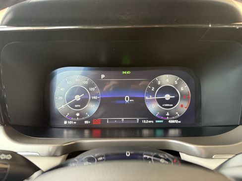 Used 2023 Kia Sorento SX AWD/4WD image 29