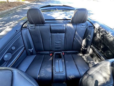 Used 2016 BMW M4 Convertible image 32