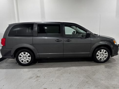 Used 2018 Dodge Grand Caravan SE image 22