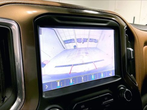 Used 2019 Chevrolet Silverado 1500 High Country w/ Technology Package AWD/4WD image 28