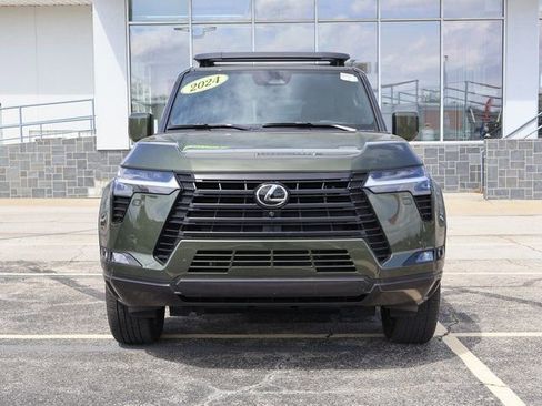 Used 2024 Lexus GX 550 w/ Accessory Package (2T) AWD/4WD image 3