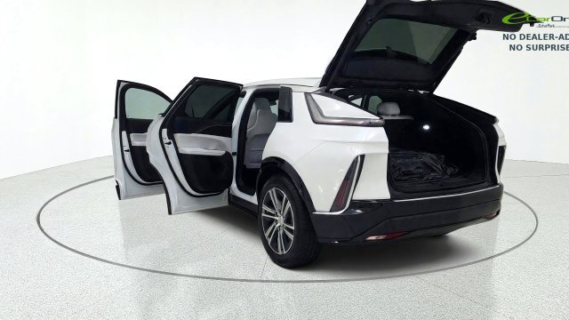Used 2025 Cadillac Lyriq Luxury w/ LPO, Floor Liner Package RWD image 16