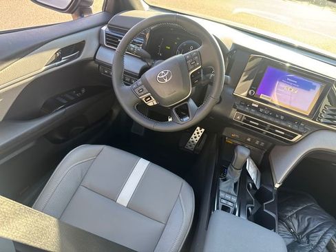New 2026 Toyota Camry SE FWD image 17