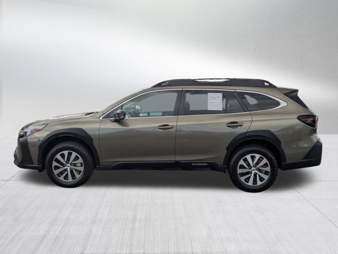 Used 2024 Subaru Outback Premium AWD/4WD image 2