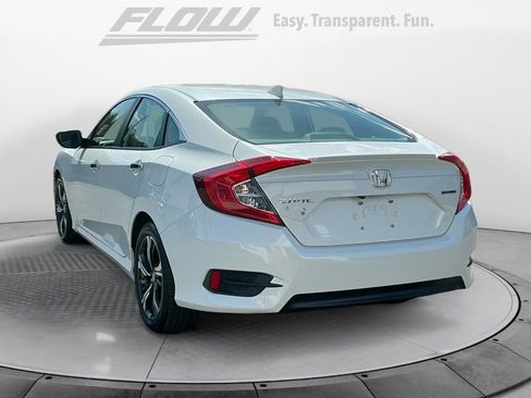 Used 2018 Honda Civic Touring image 6