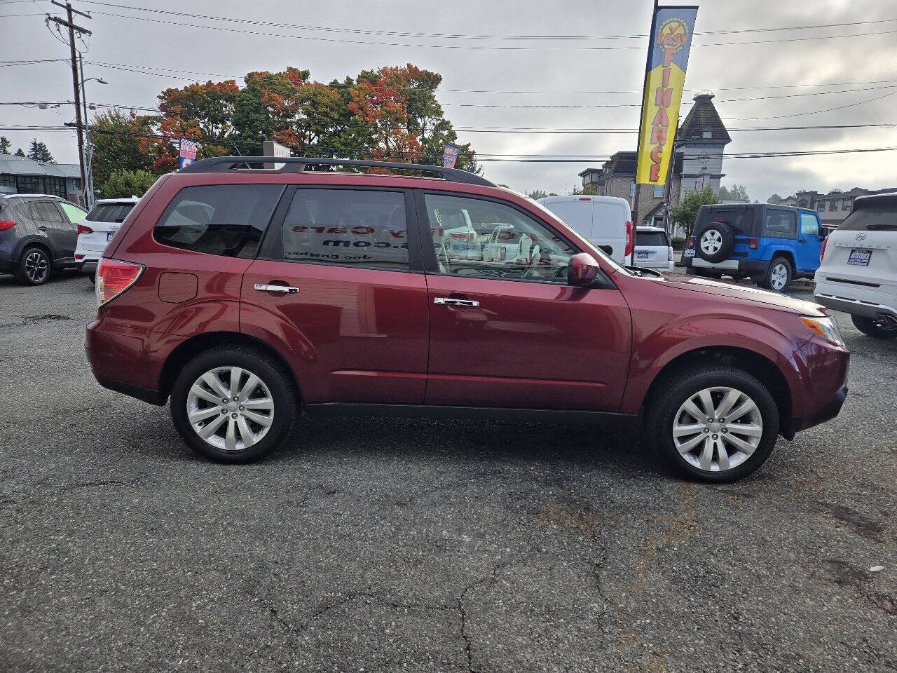 Used 2013 Subaru Forester 2.5X Premium w/ All-Weather Plus Pkg AWD/4WD image 4
