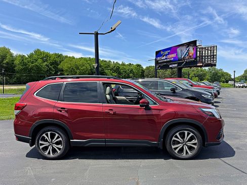 Used 2022 Subaru Forester Limited AWD/4WD image 10