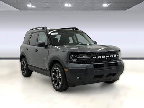 Used 2025 Ford Bronco Sport Outer Banks AWD/4WD image 6