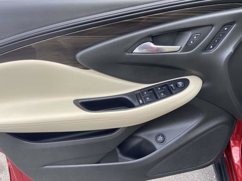 Used 2020 Buick Envision Essence w/ Experience Buick Package image 9