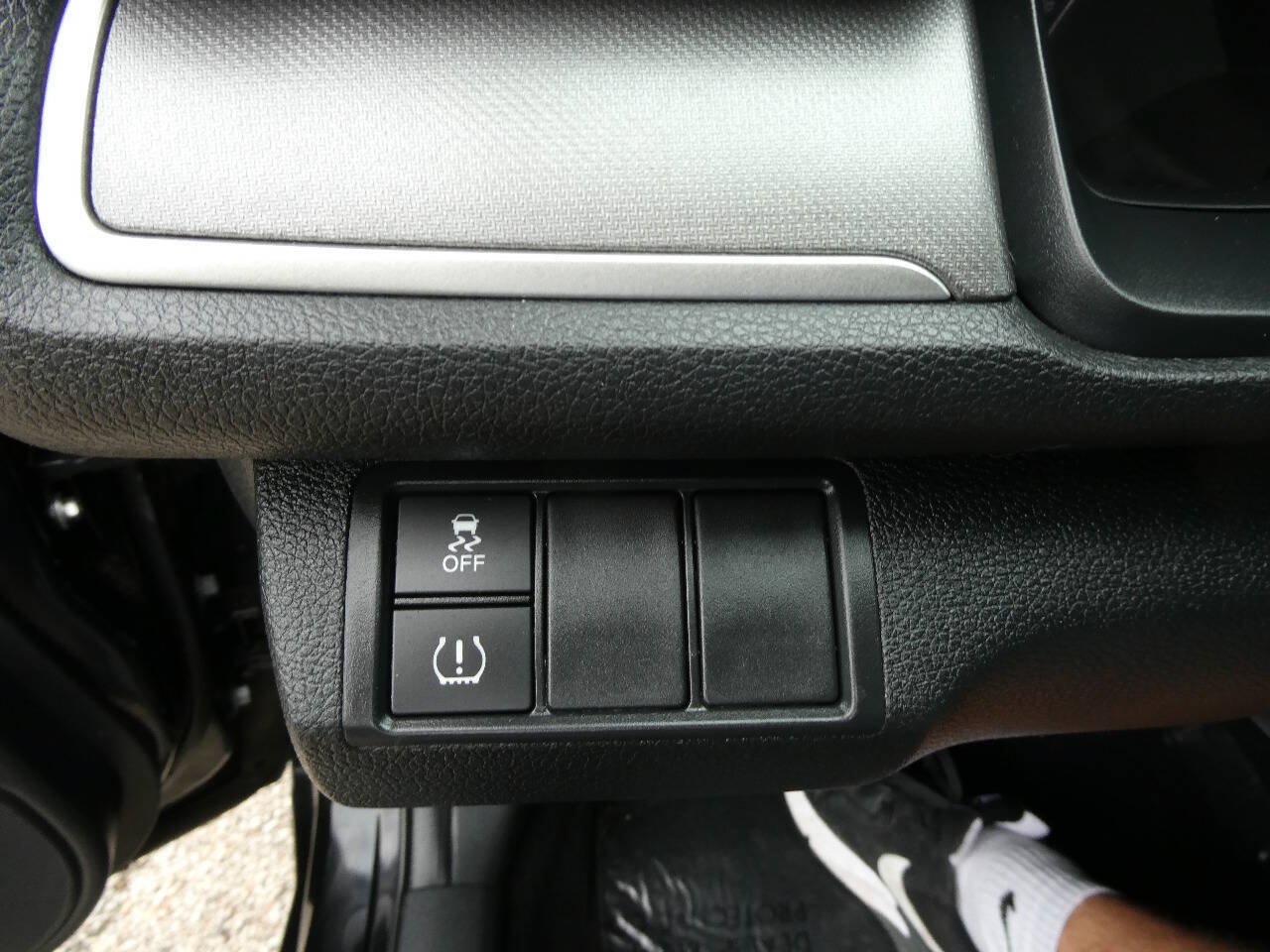 Used 2018 Honda Civic LX image 21