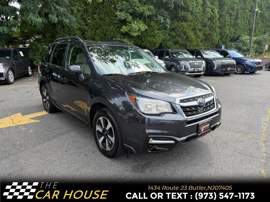 Used 2017 Subaru Forester 2.5i Premium w/ All-Weather Package AWD/4WD image 11