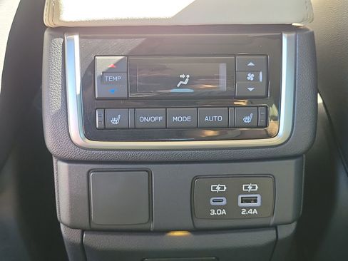 Certified 2025 Subaru Ascent Limited image 19