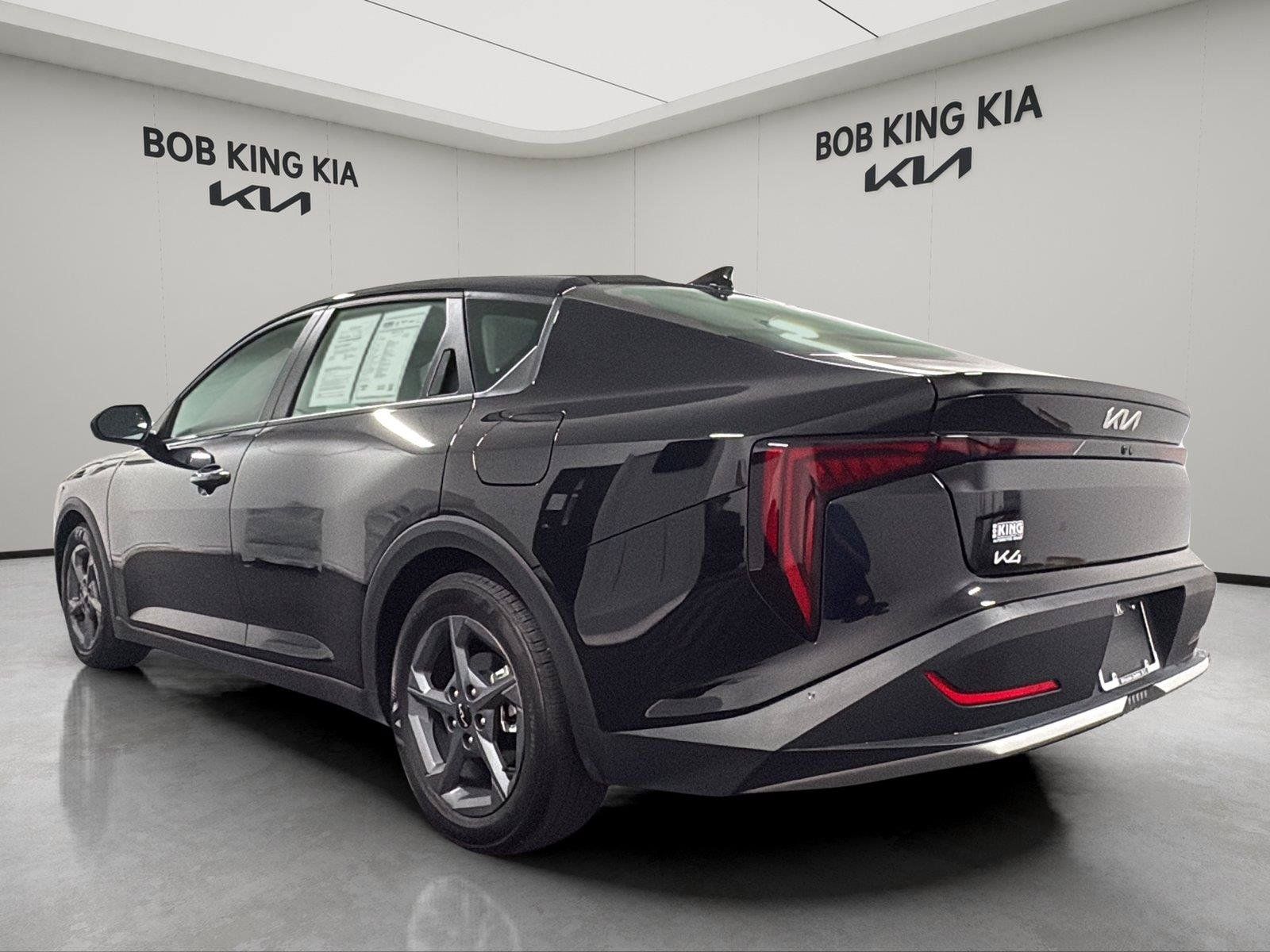 Used 2025 Kia K4 FWD image 3