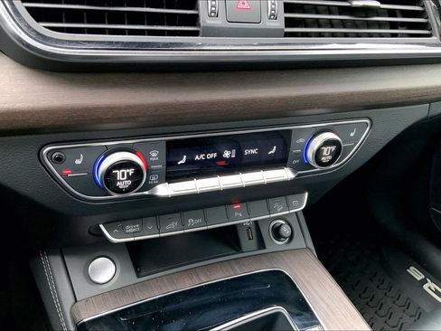 Used 2023 Audi Q5 e Premium Plus w/ Premium Plus Package AWD/4WD image 30