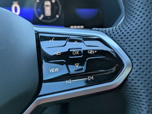 Certified 2024 Volkswagen Tiguan SE R-Line image 37