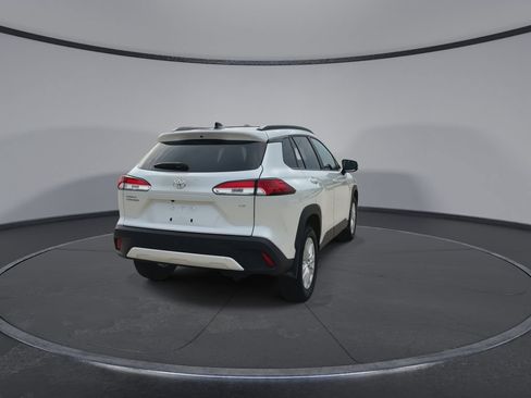 Used 2025 Toyota Corolla Cross LE FWD image 8