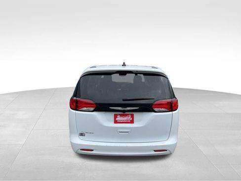 Used 2023 Chrysler Voyager LX FWD image 43