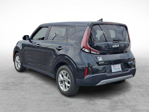 Used 2023 Kia Soul LX w/ Option Group 015 FWD image 3