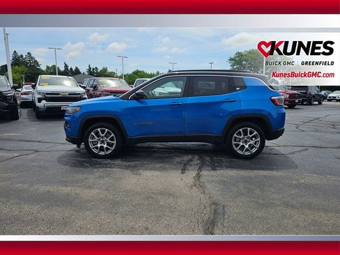 Used 2025 Jeep Compass Limited AWD/4WD image 9