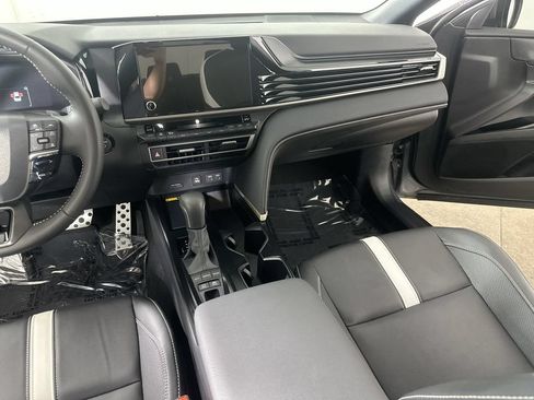 Used 2025 Toyota Camry SE FWD image 21