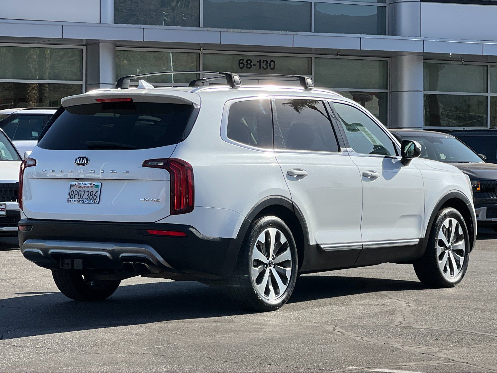 Used 2020 Kia Telluride EX w/ EX Premium Package FWD image 3