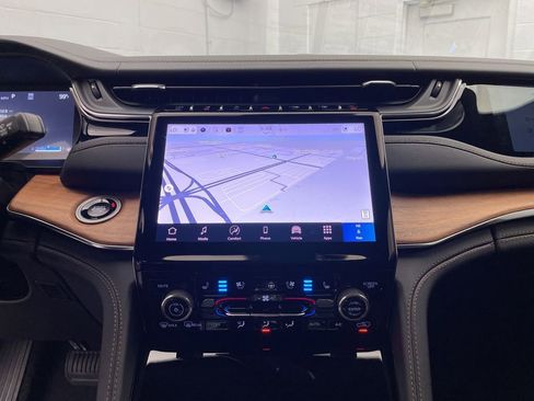 New 2025 Jeep Grand Cherokee L Summit image 15