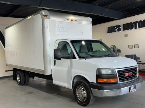 Used 2015 GMC Savana 3500 image 2