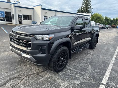 Used 2024 Chevrolet Colorado Trail Boss w/ Technology Package AWD/4WD image 13