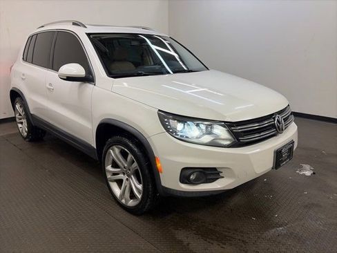 Used 2012 Volkswagen Tiguan SE image 1