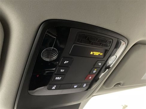 Used 2025 Kia Carnival image 33