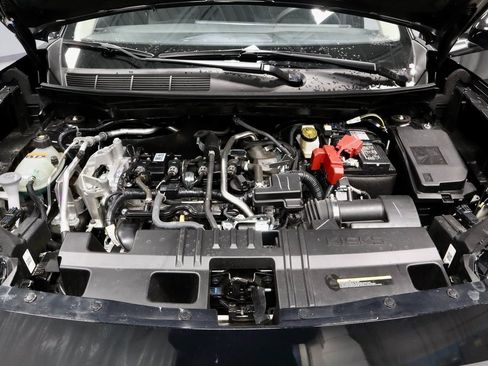 Used 2025 Nissan Kicks SV image 16