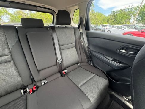Used 2025 Nissan Rogue SV FWD image 38