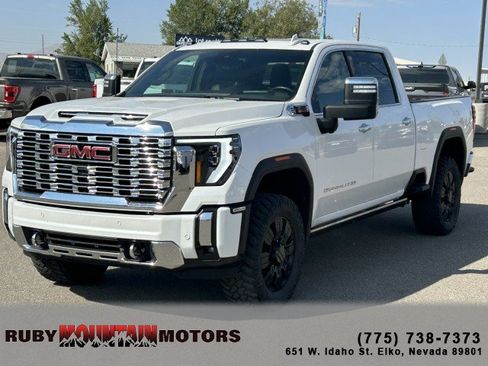 Used 2024 GMC Sierra 3500 Denali w/ Denali Reserve Package AWD/4WD image 3